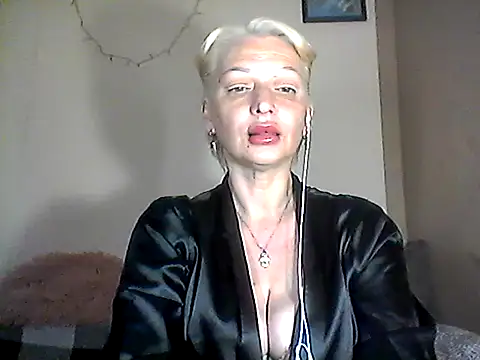 Snapshot of MaryJane441 chatting on May 2026 08:25:01 PM MaryJane441 online show from May 2026 08:25:01 PM