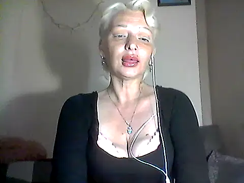 Snapshot of MaryJane441 chatting on June 2026 08:22:01 PM MaryJane441 online show from June 2026 08:22:01 PM