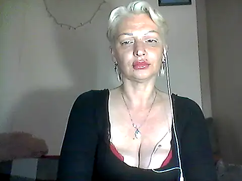 Snapshot of MaryJane441 chatting on June 2026 08:25:02 PM MaryJane441 online show from June 2026 08:25:02 PM