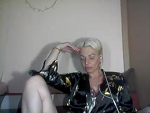 Snapshot of MaryJane441 chatting on June 2026 10:47:01 AM MaryJane441 online show from June 2026 10:47:01 AM