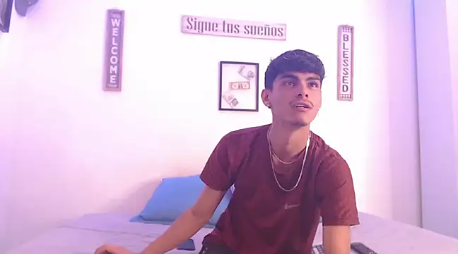 Snapshot of harrytomson_1 chatting on December 2024 01:29:02 AM harrytomson 1 online show from December 2024 01:29:02 AM