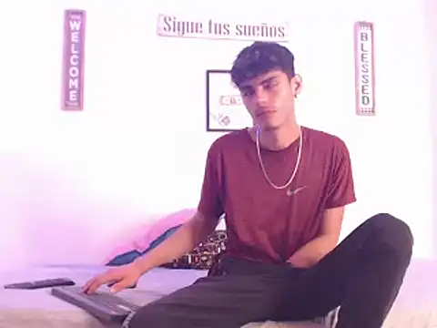 Snapshot of harrytomson_1 chatting on December 2024 08:45:02 AM harrytomson 1 online show from December 2024 08:45:02 AM