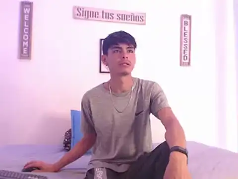 Snapshot of harrytomson_1 chatting on December 2024 07:14:01 PM harrytomson 1 online show from December 2024 07:14:01 PM