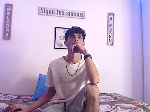 Snapshot of harrytomson_1 chatting on January 2025 06:28:02 AM harrytomson 1 online show from January 2025 06:28:02 AM