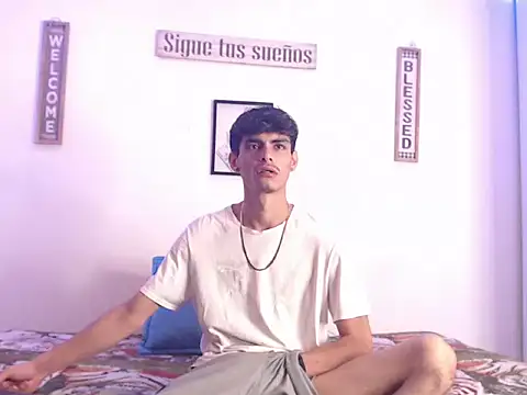 Snapshot of harrytomson_1 chatting on January 2025 06:35:02 AM harrytomson 1 online show from January 2025 06:35:02 AM