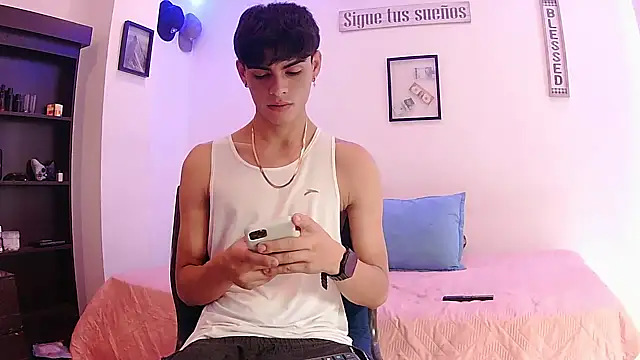 Snapshot of harrytomson_1 chatting on September 2025 08:30:02 PM harrytomson 1 online show from September 2025 08:30:02 PM