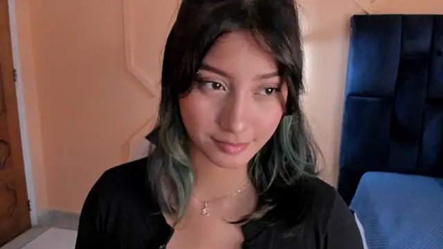 Snapshot of Yazmin_rouse chatting on January 2025 02:51:01 PM Yazmin rouse online show from January 2025 02:51:01 PM