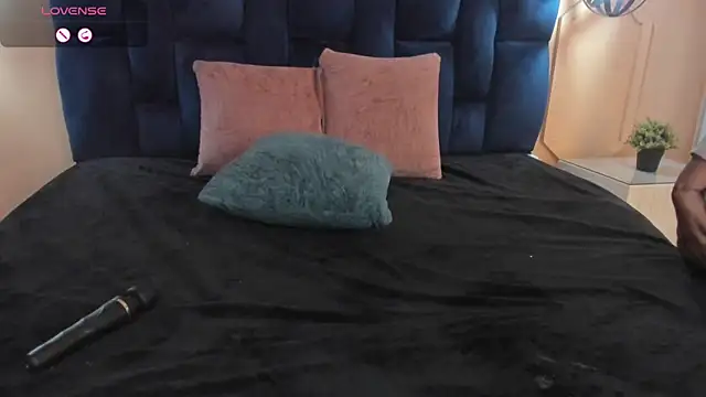 Snapshot of Yazmin_rouse chatting on January 2025 05:12:02 PM Yazmin rouse online show from January 2025 05:12:02 PM