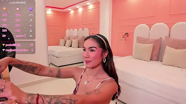 Snapshot of scarlet_castro chatting on December 2024 12:24:01 PM scarlet castro online show from December 2024 12:24:01 PM