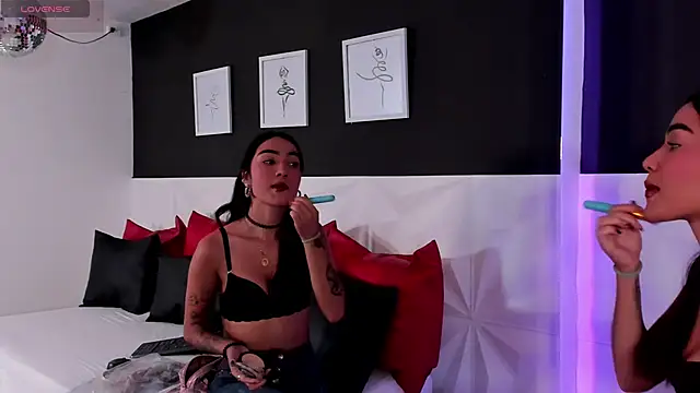 Snapshot of scarlet_castro chatting on December 2024 12:06:01 PM scarlet castro online show from December 2024 12:06:01 PM