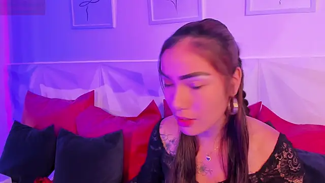 scarlet castro online show from April 2026 05:07:02 PM