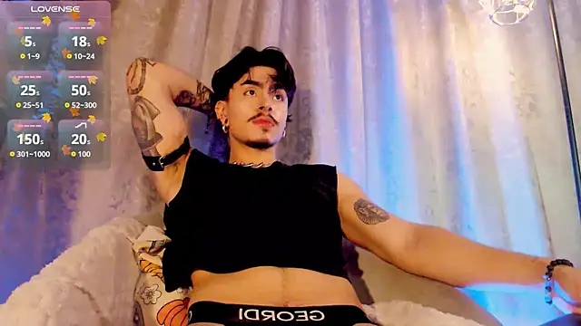 Snapshot of Mathew_stardust chatting on December 2025 11:43:01 PM Mathew stardust online show from December 2025 11:43:01 PM