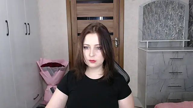 Kristy-Max online show from November 2025 09:35:01 PM