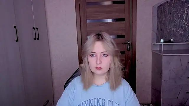 Kristy-Max online show from February 2026 04:49:02 AM