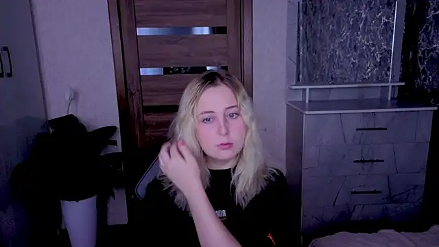 Kristy-Max online show from July 2026 08:37:01 PM