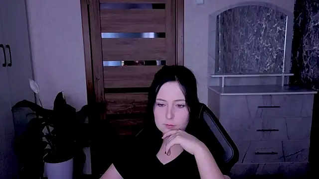Kristy-Max online show from July 2026 10:25:01 PM
