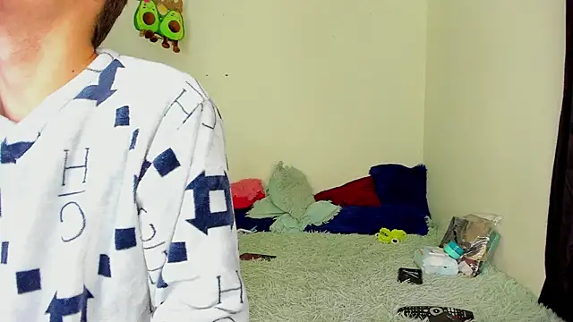 Snapshot of CelesteXCute chatting on February 2025 12:32:02 AM CelesteXCute online show from February 2025 12:32:02 AM