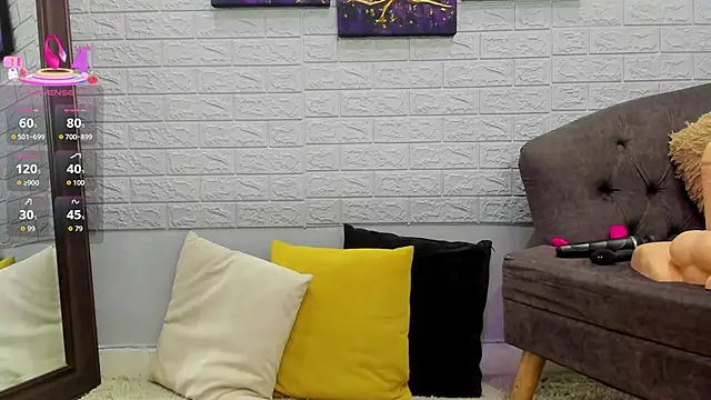 Snapshot of _EmilyJireh_ chatting on September 2025 07:25:01 PM EmilyJireh online show from September 2025 07:25:01 PM