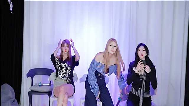 Snapshot of love_18_ chatting on October 2025 08:29:02 PM love 18 online show from October 2025 08:29:02 PM