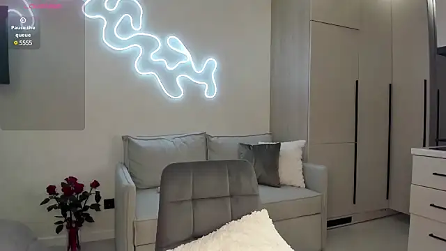  cometoseeme  online show from January 2025 05:02:02 PM