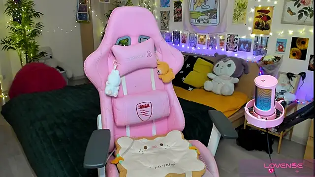 Sunny Elly online show from April 2026 06:22:01 AM