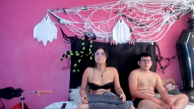 JustiinJazmin online show from October 2025 07:11:01 PM