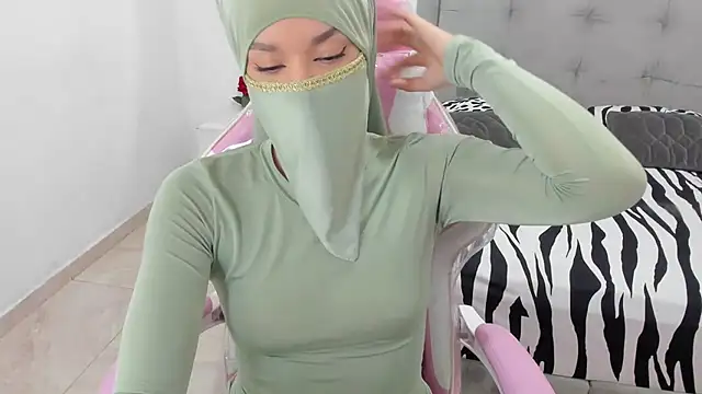 Hanaa latif online show from December 2024 03:42:02 PM