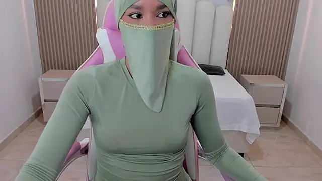 Hanaa latif online show from January 2025 03:27:01 PM