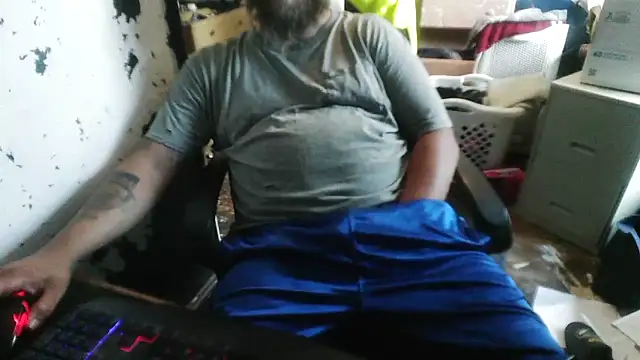 Snapshot of slickwill123 chatting on June 2026 10:32:01 PM slickwill123 online show from June 2026 10:32:01 PM
