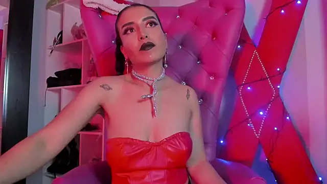 Snapshot of MeliizaQueen chatting on December 2024 09:40:02 PM MeliizaQueen online show from December 2024 09:40:02 PM