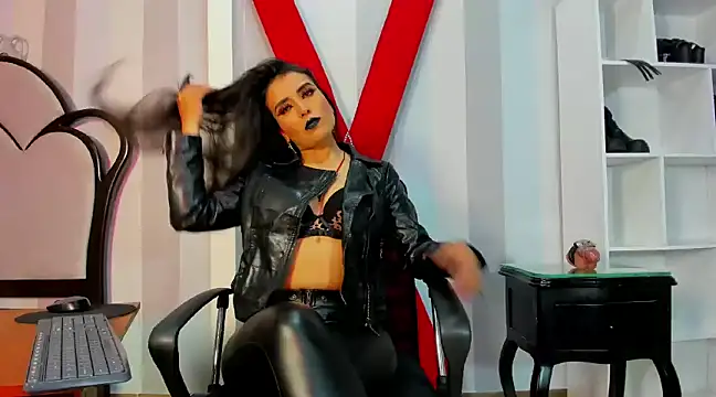 Snapshot of MeliizaQueen chatting on February 2025 08:19:02 PM MeliizaQueen online show from February 2025 08:19:02 PM