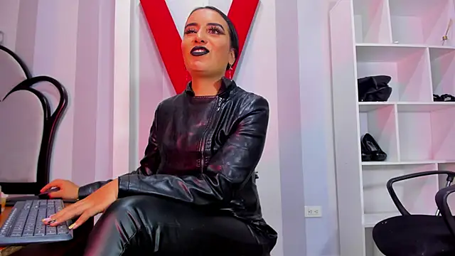 Snapshot of MeliizaQueen chatting on March 2025 11:16:01 PM MeliizaQueen online show from March 2025 11:16:01 PM