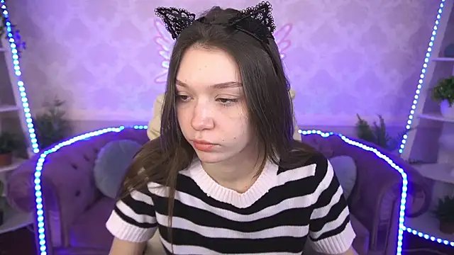 Snapshot of Cherry_Wipe chatting on February 2025 01:32:01 PM Cherry Wipe online show from February 2025 01:32:01 PM
