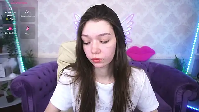 Snapshot of Cherry_Wipe chatting on March 2025 01:43:02 PM Cherry Wipe online show from March 2025 01:43:02 PM
