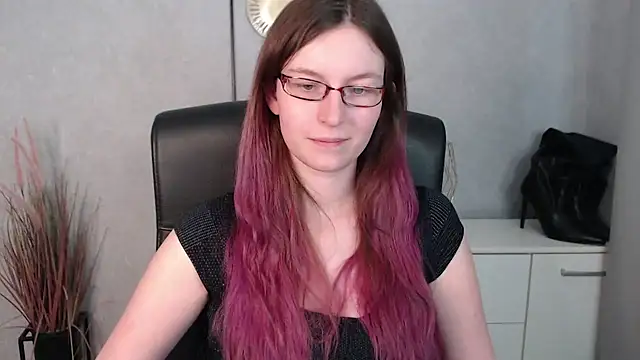 emmaxDelight online show from February 2025 12:36:01 PM