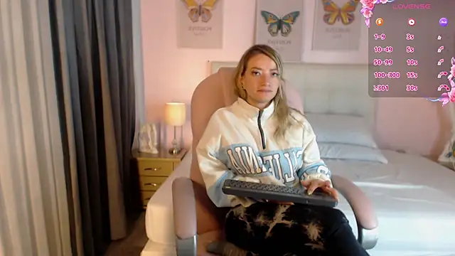 zoe jones13 online show from February 2025 09:32:02 AM