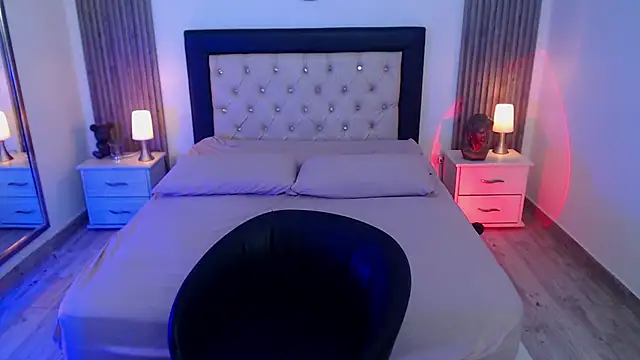 zoe jones13 online show from September 2025 03:21:01 AM