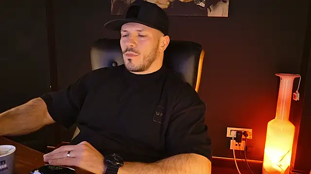 AngeloEric online show from December 2025 02:23:02 PM