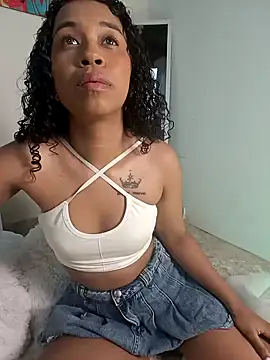 Snapshot of bella__honey chatting on January 2025 08:57:02 PM bella honey online show from January 2025 08:57:02 PM