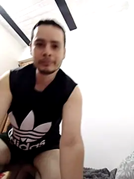 Snapshot of Gasparin32 chatting on February 2026 01:43:01 AM Gasparin32 online show from February 2026 01:43:01 AM