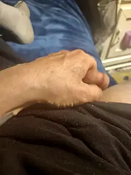 Snapshot of armdy371 chatting on March 2025 01:45:02 AM armdy371 online show from March 2025 01:45:02 AM