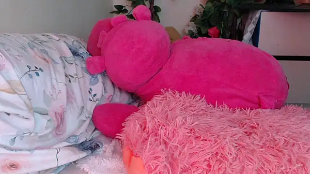 Snapshot of Gianna_cute_ chatting on September 2025 11:04:02 PM Gianna cute online show from September 2025 11:04:02 PM