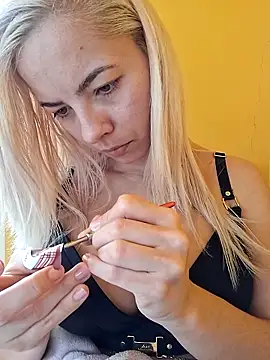 allinqueen online show from April 2026 10:27:02 AM