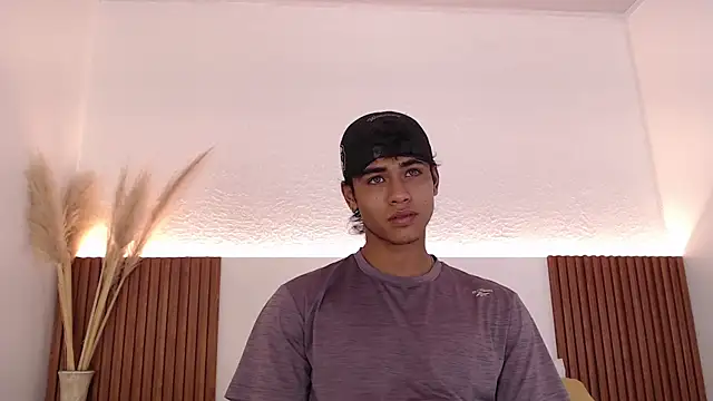 Snapshot of zander_2120 chatting on December 2024 01:17:01 PM zander 2120 online show from December 2024 01:17:01 PM