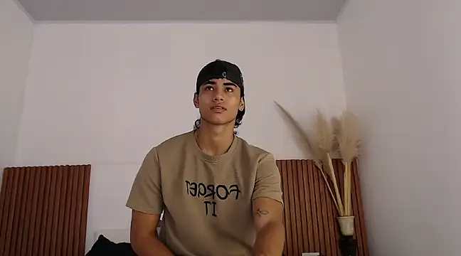 Snapshot of zander_2120 chatting on January 2025 01:36:01 PM zander 2120 online show from January 2025 01:36:01 PM