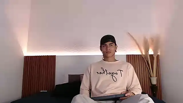 Snapshot of zander_2120 chatting on January 2025 01:56:02 PM zander 2120 online show from January 2025 01:56:02 PM