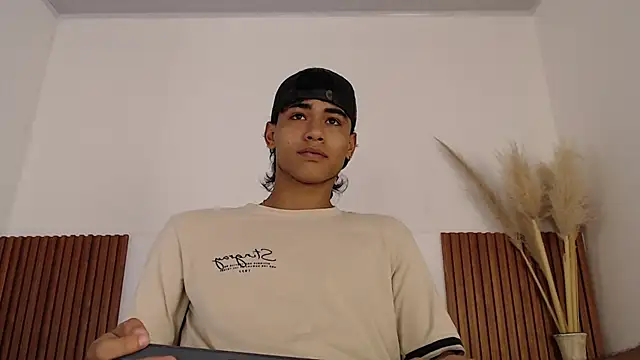 Snapshot of zander_2120 chatting on January 2025 03:45:01 PM zander 2120 online show from January 2025 03:45:01 PM