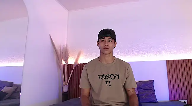 Snapshot of zander_2120 chatting on January 2025 02:07:01 PM zander 2120 online show from January 2025 02:07:01 PM