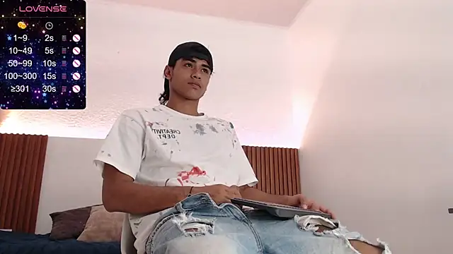 Snapshot of zander_2120 chatting on February 2025 03:31:02 AM zander 2120 online show from February 2025 03:31:02 AM