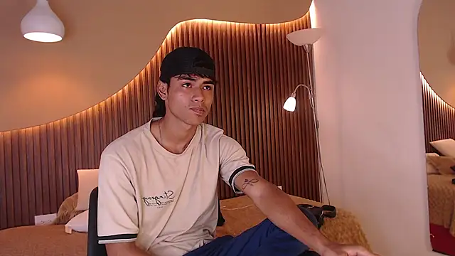 Snapshot of zander_2120 chatting on February 2025 08:19:02 PM zander 2120 online show from February 2025 08:19:02 PM